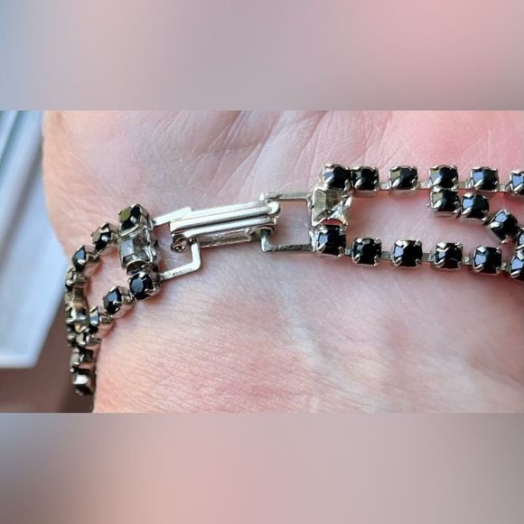 Black/clear rhinestone bracelet Sz 7 bracelet - Picture 5 of 10